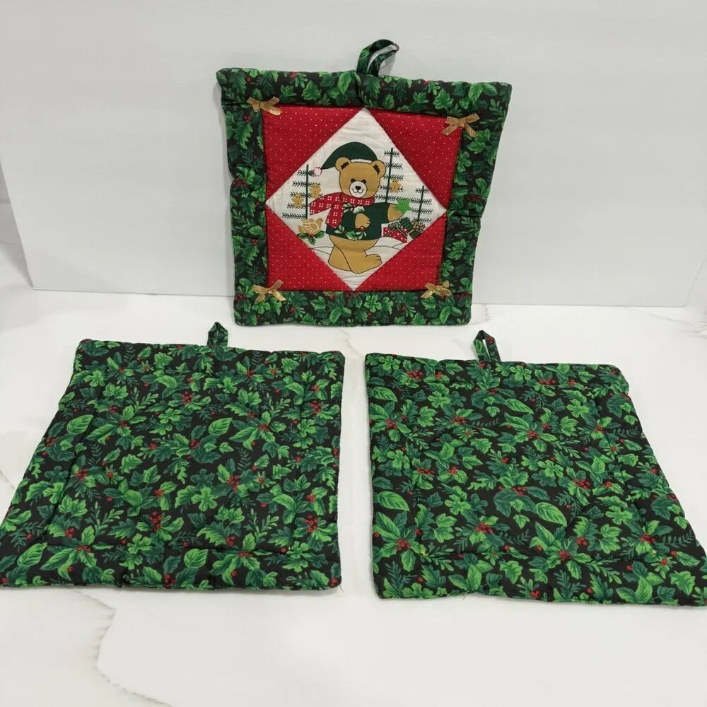 VTG Set of 3 Franco Christmas Holiday Teddy Bear Holly Quilted Potholders Trivet
